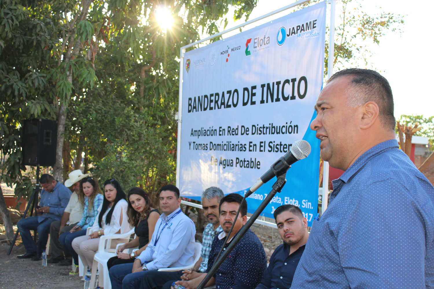 Autoridades municipales dan el banderazo para el inicio de obra de agua potable en Emiliano Zapata