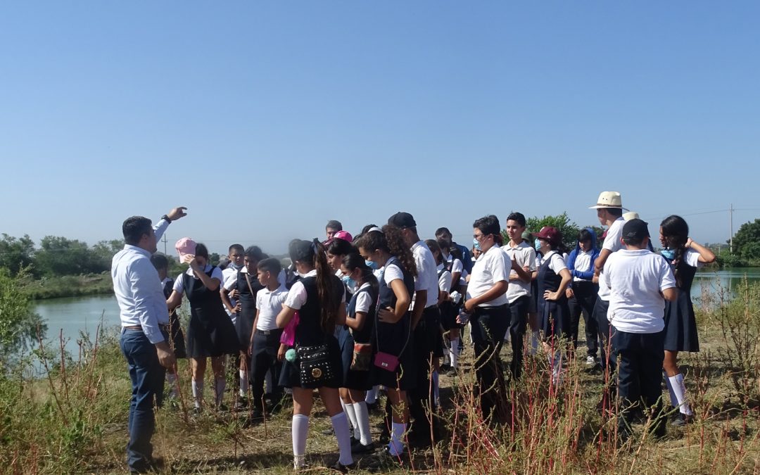 Estudiantes de secundaria visitan laguna de tratamiento de aguas residuales en La Cruz