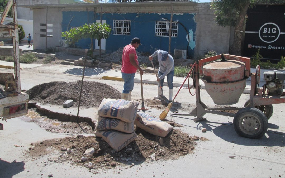 Continúa Japame con trabajos de bacheo en avenidas de La Cruz